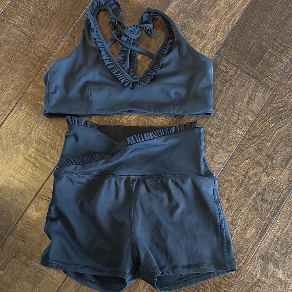 Stylish Dark Gray Sports Bra and Shorts Set